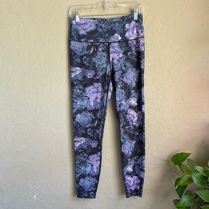 Apana floral rose purple and blue athletic‎ leggings size medium